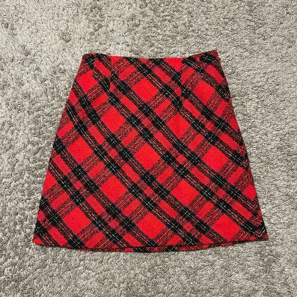 Dresses & Skirts - New Wool Country Plaid Red Skirt Women’s Small